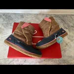 See Kai Run Girls tan winter snow boots size 3 Y